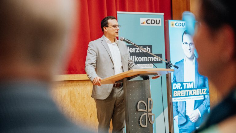 Ministerin Nicole Razavi beim Neujahrsempfang in Dörzbach
